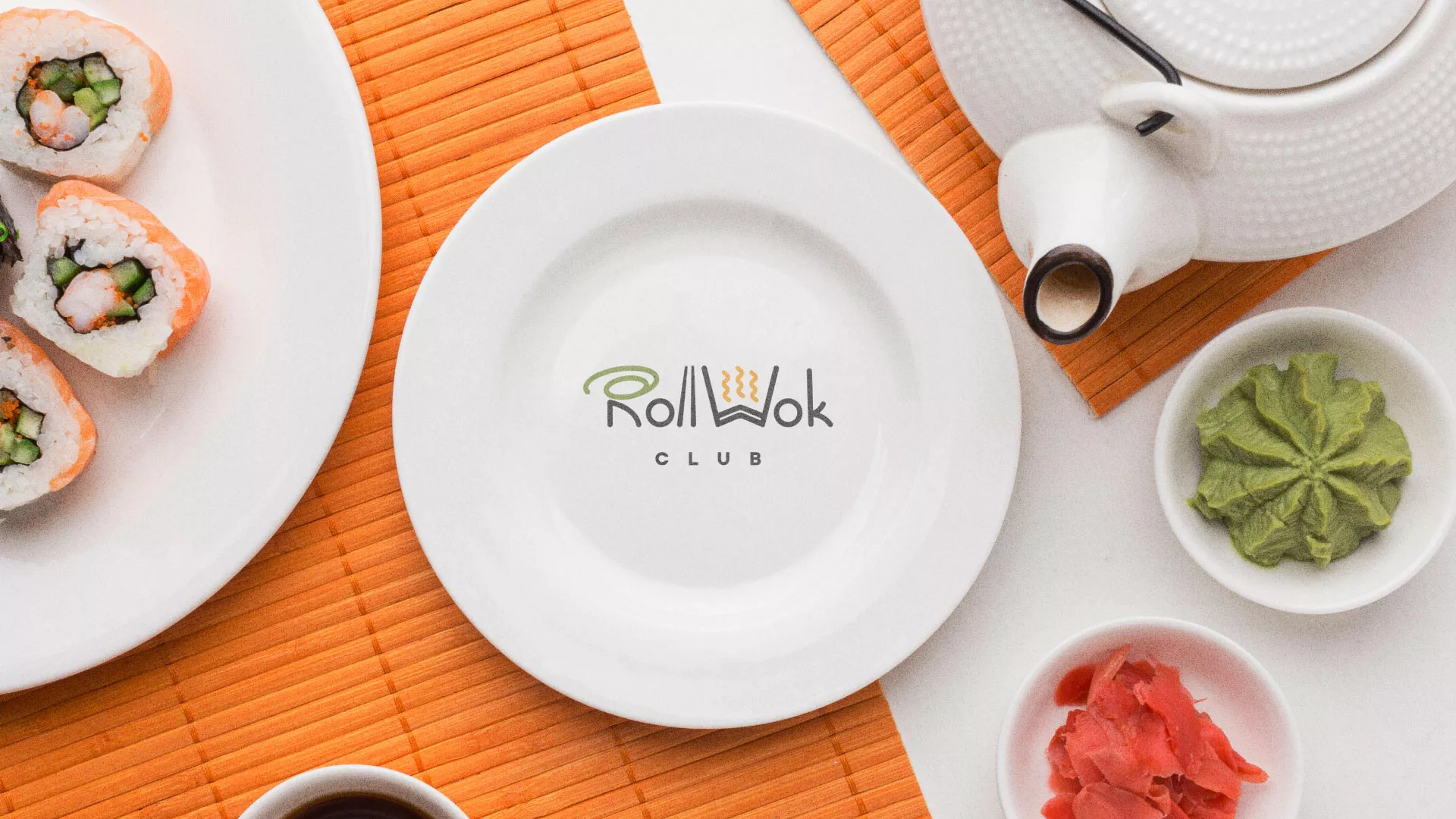 Разработка логотипа и фирменного стиля суши-бара «Roll Wok Club» в Новомичуринске